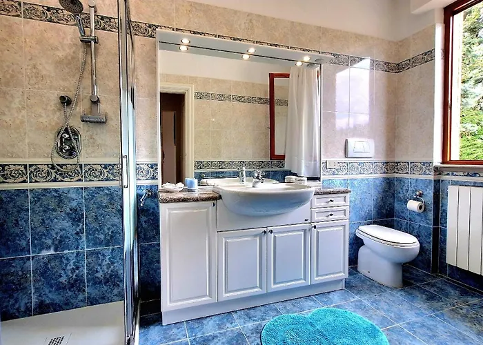 ヴィラ Hill Palace Santa Lucia